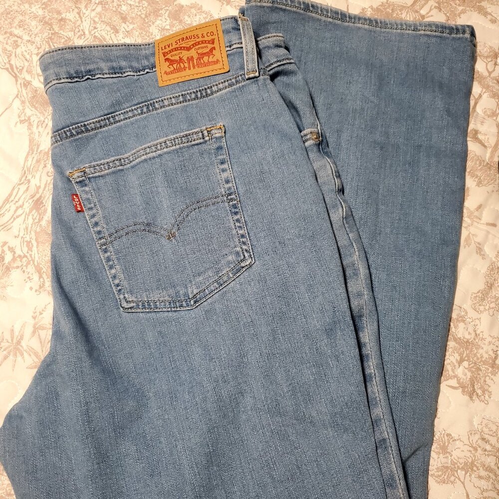 Women's Levi 725 - High Rise Boot Cut Size 18